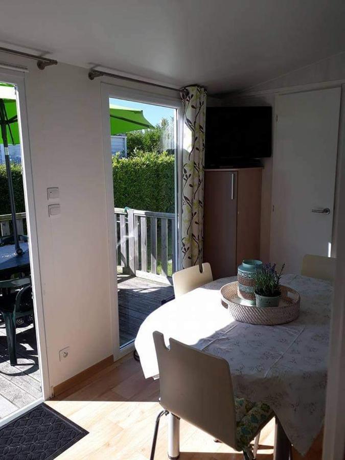 Luxueuze Stacaravan In Bredene Met Eigen Terras En Tuintje Villa Exterior photo