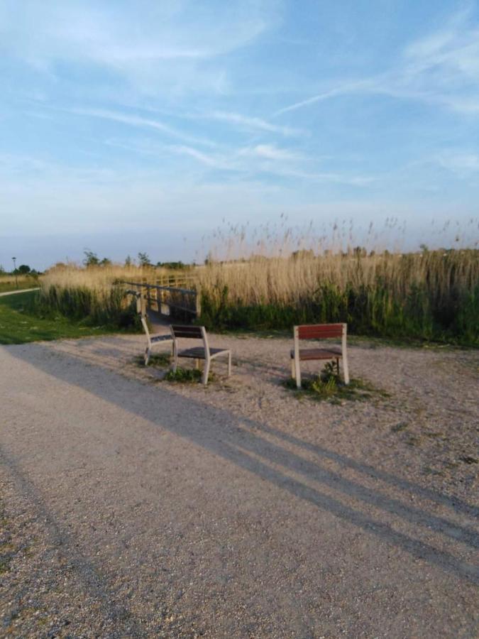 Luxueuze Stacaravan In Bredene Met Eigen Terras En Tuintje Villa Exterior photo